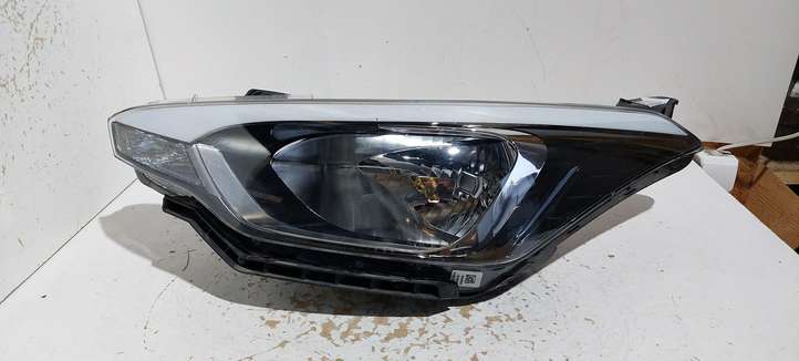 Hyundai i20 (2014 - 2018)  92101C8000 Передняя фара