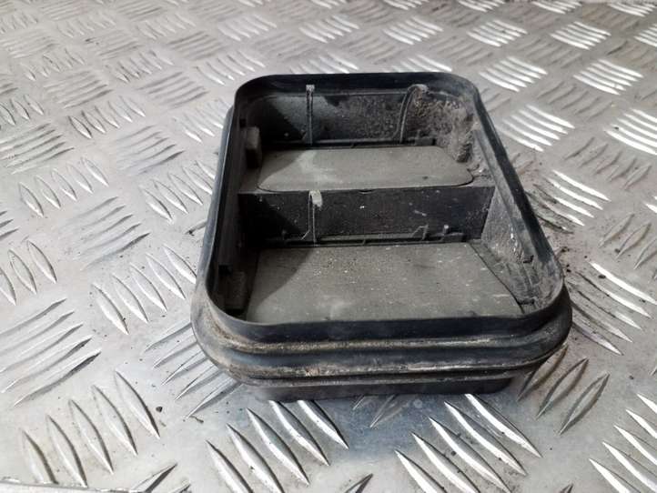 Opel Vivaro (2001 - 2006)  8200003575 Вентиляционная решётка