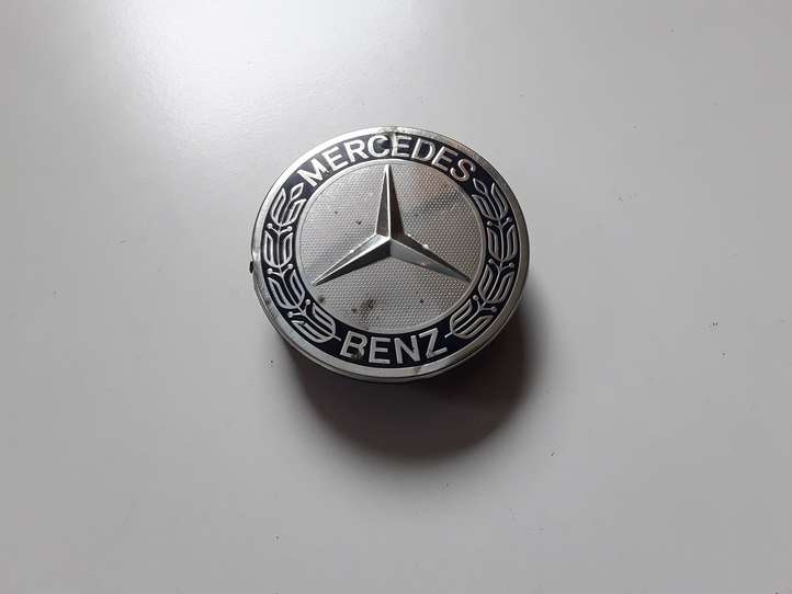 Mercedes-Benz C W205 (2014 - 2021)  A1714000025 Заводская крышка (крышки) от центрального отверстия колеса