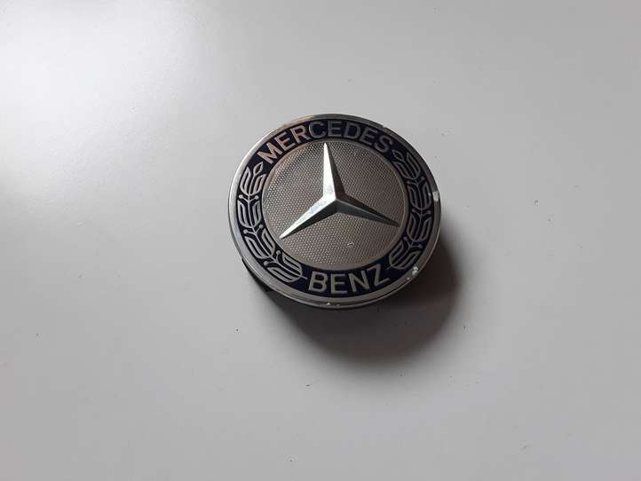 Mercedes-Benz C W205 (2014 - 2021)  A1714000025 Заводская крышка (крышки) от центрального отверстия колеса