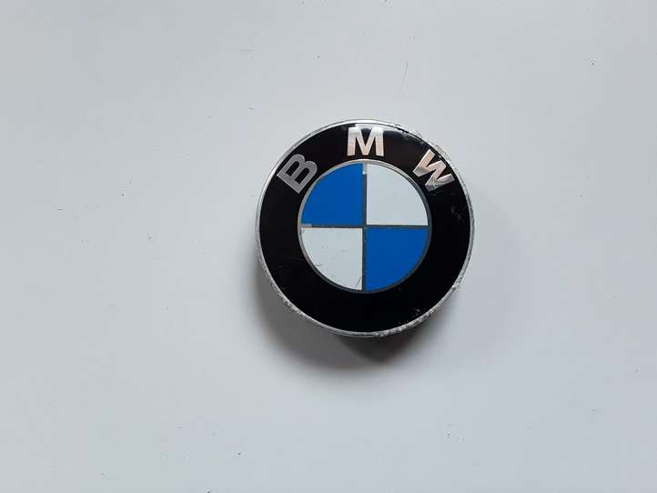BMW 5 F10 F11 (2009 - 2016)  6783536 Заводская крышка (крышки) от центрального отверстия колеса