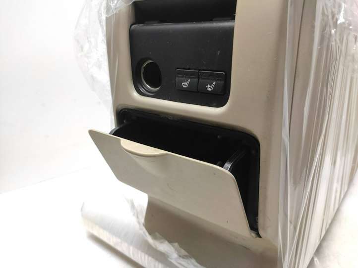Volvo XC60 (2008 - 2013)  30791467 Подлокотник