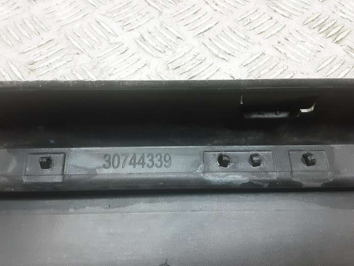 Volvo V70 (2004 - 2007)  30744339 Порог