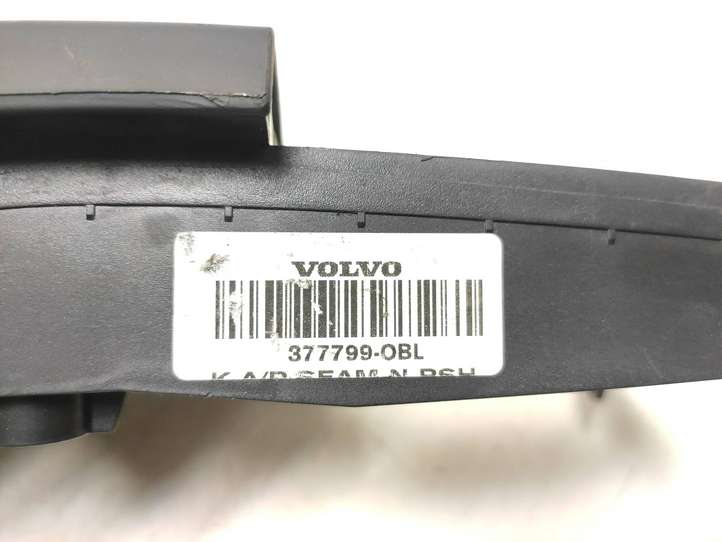 Volvo V70 (2007 - 2013)  30715140 Подлокотник