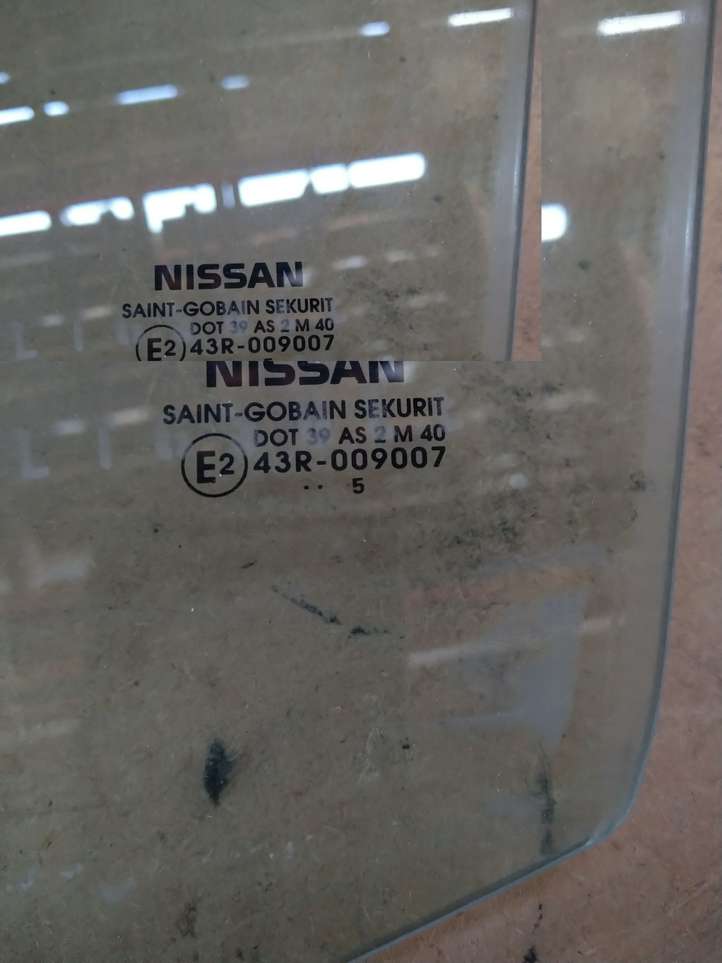 Nissan Leaf I (ZE0) (2010 - 2017)   Основное стекло передних дверей (четырехдверного автомобиля)