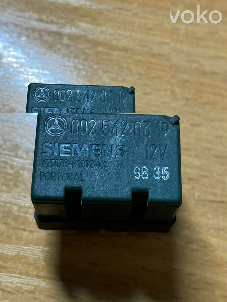 Mercedes-Benz C W203 (2000 - 2007)  0025420319 Реле аварийных фонарей