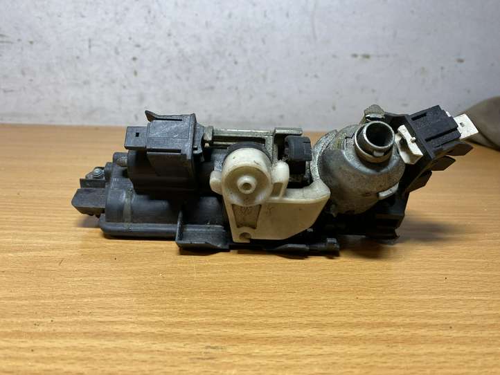 Mercedes-Benz C W203 (2000 - 2007)  A2037500093 Ручка задней крышки