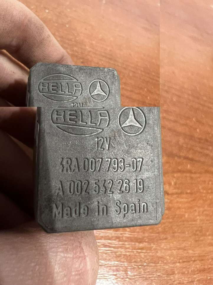 Mercedes-Benz A W169 (2004 - 2012)  A0025422619 Реле аварийных фонарей