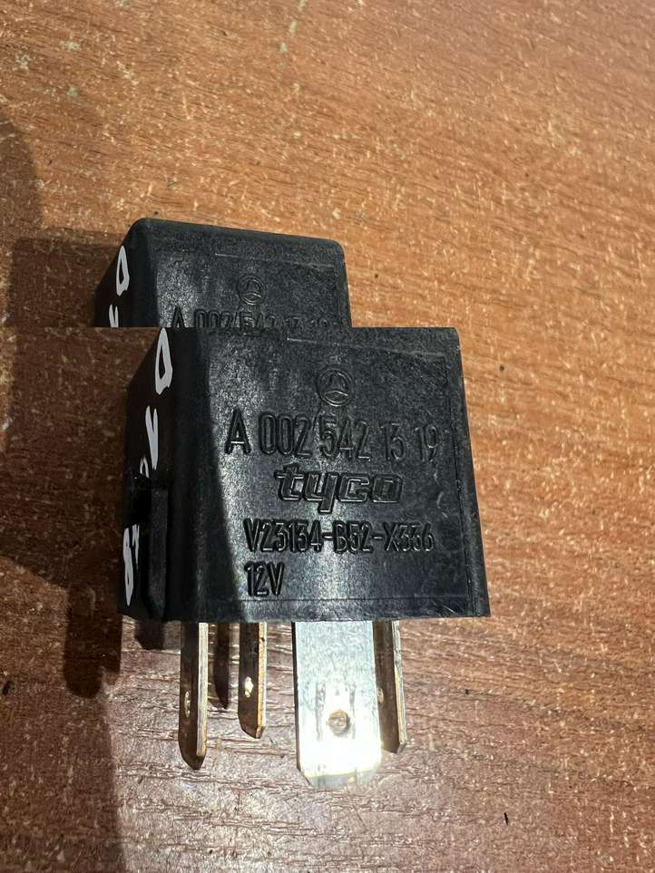 Mercedes-Benz SL R129 (1989 - 2002)  A0025421319 Реле аварийных фонарей