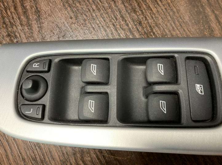 Volvo V50 (2008 - 2012)  31334349 Кнопка стеклоподъемников