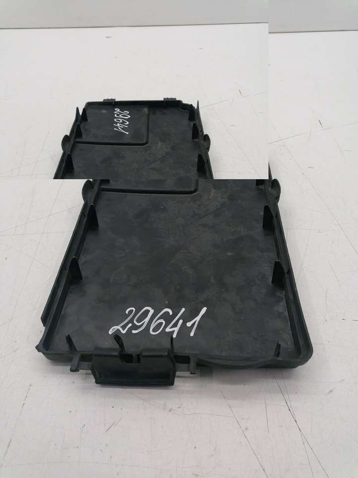 Volkswagen Touran I (2003 - 2010)  1K0915443 Крышка ящика аккумулятора