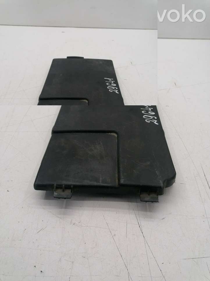 Volkswagen Touran I (2003 - 2010)  1K0915443 Крышка ящика аккумулятора