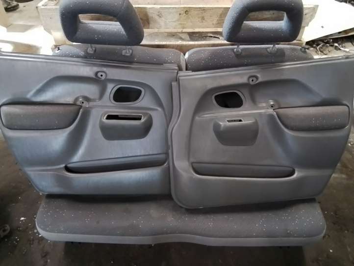 Suzuki Ignis (2000 - 2003)   Комплект отделки дверей