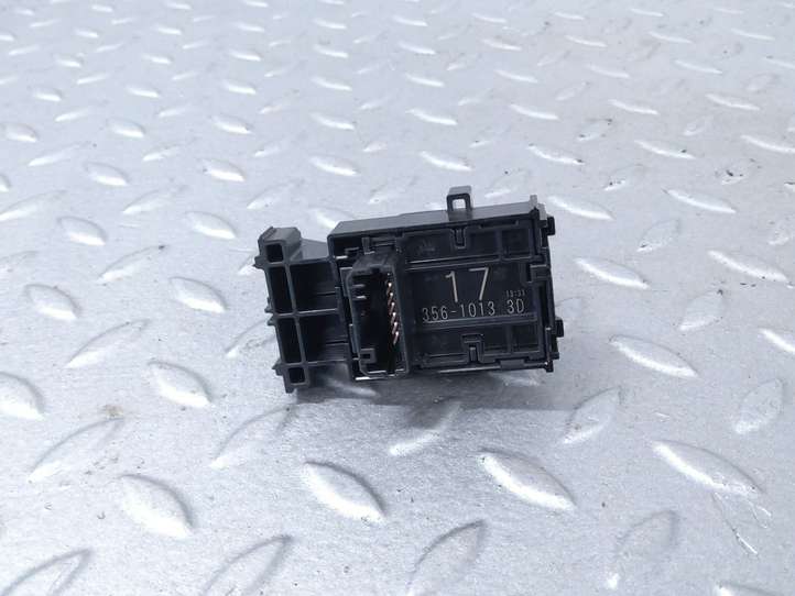 Toyota Yaris XP210 (2020 - )  173561013 Кнопка стеклоподъемников