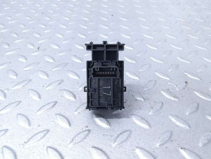 Toyota Yaris XP210 (2020 - )  173561013 Кнопка стеклоподъемников