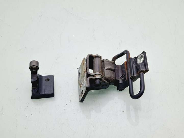 Volkswagen Touareg I (2002 - 2010)  7L0833411A  Комплект петель задней двери