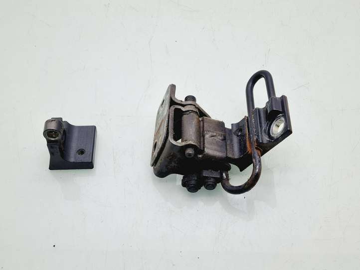 Volkswagen Touareg I (2002 - 2010)  7L0833412A  Комплект петель задней двери