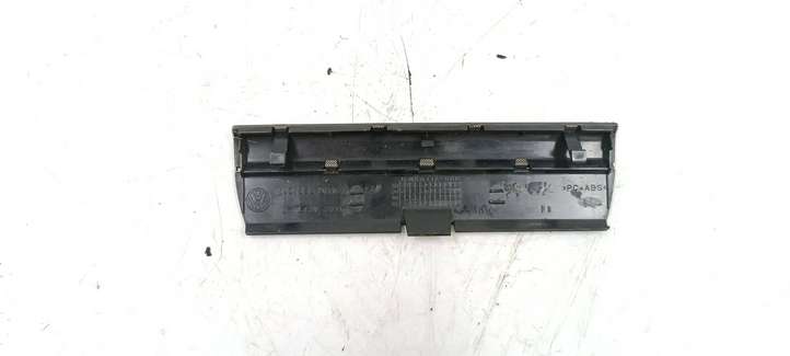 Volkswagen Bora (1998 - 2005)  1J0858981C Другая деталь салона