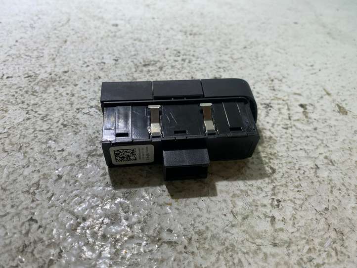 Audi A1 (2010 - 2014)  8X0959674B Другие включатели / ручки/ переключатели