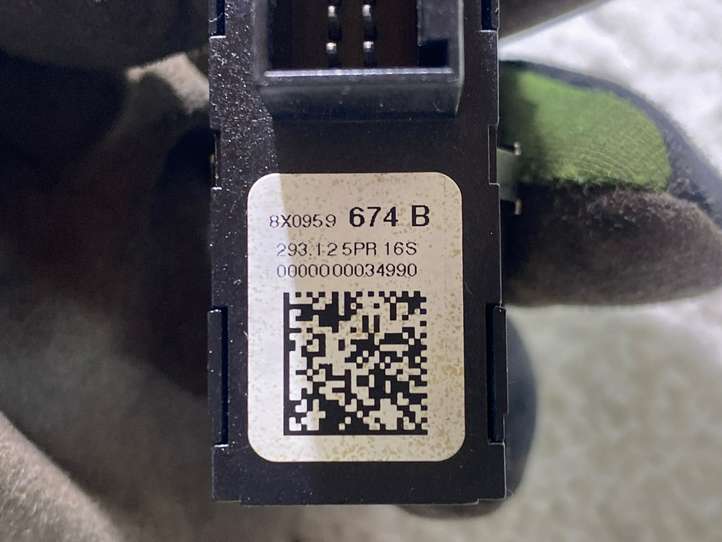 Audi A1 (2010 - 2014)  8X0959674B Другие включатели / ручки/ переключатели