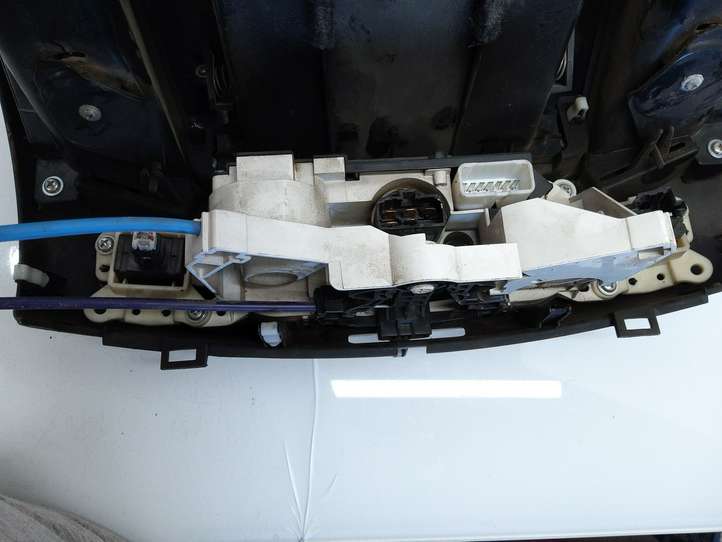 Mitsubishi L200 (2006 - 2014)   Отделка контроля климата / контроля печки