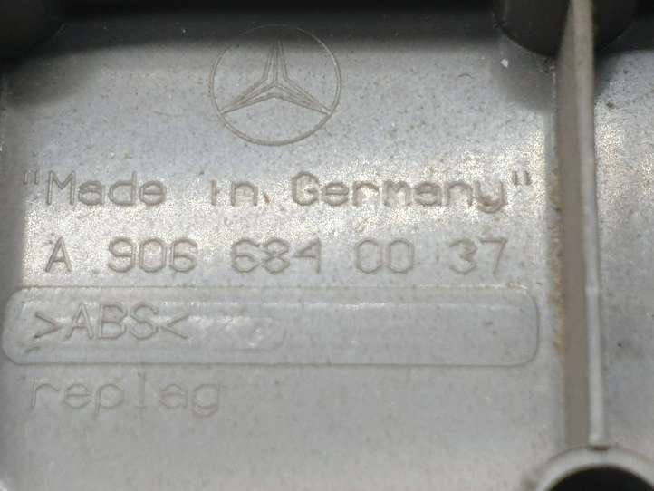 Mercedes-Benz Sprinter W906 (2006 - 2018)  A9066840037 Другая деталь салона