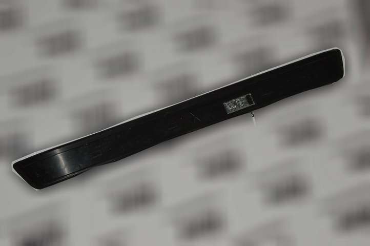 BMW 3 E90 E91 (2005 - 2012)  7060279 Отделка переднего порога (внешняя)