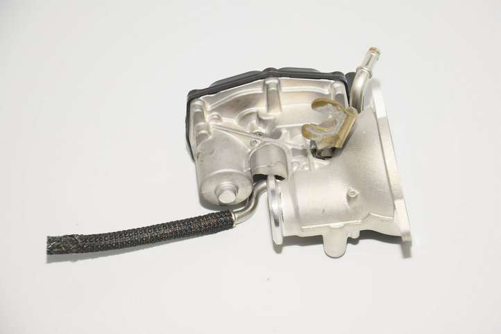 BMW 7 G11 G12 (2015 - 2022)  8574820 Клапан EGR