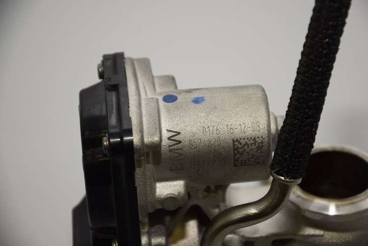 BMW 7 G11 G12 (2015 - 2022)  8574820 Клапан EGR