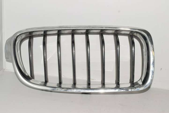 BMW 3 F30 F35 F31 (2012 - 2018)  7295436 Верхняя решётка