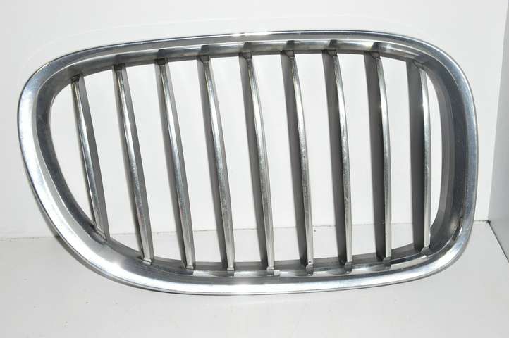 BMW 7 F01 F02 F03 F04 (2008 - 2016)  7211658 Верхняя решётка