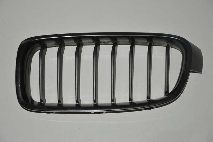 BMW 3 F30 F35 F31 (2012 - 2018)  7255411 Верхняя решётка