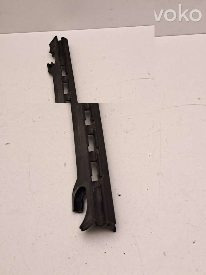 Audi A6 (2004 - 2008)  4F0833346B Уплотнительная резина на задних дверях