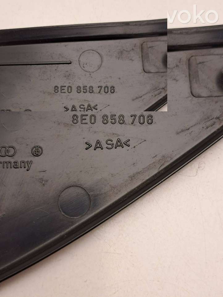 Audi A4 (2004 - 2009)  8E0858706 Другая деталь отделки пере́дней дверей