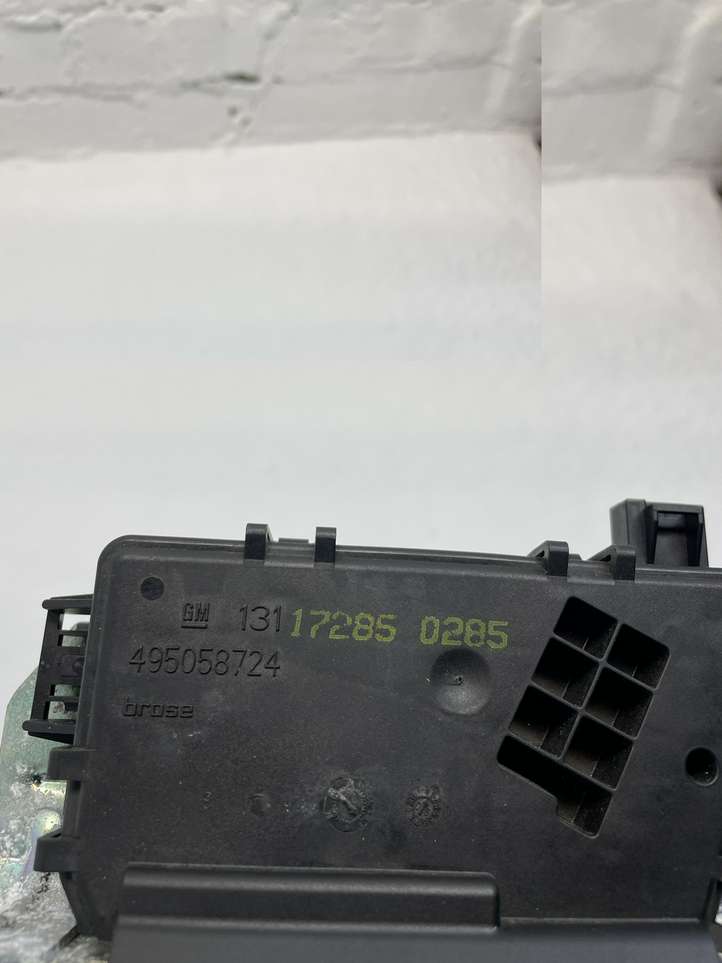 Opel Astra (2004 - 2009)  495058724 Замок задней крышки