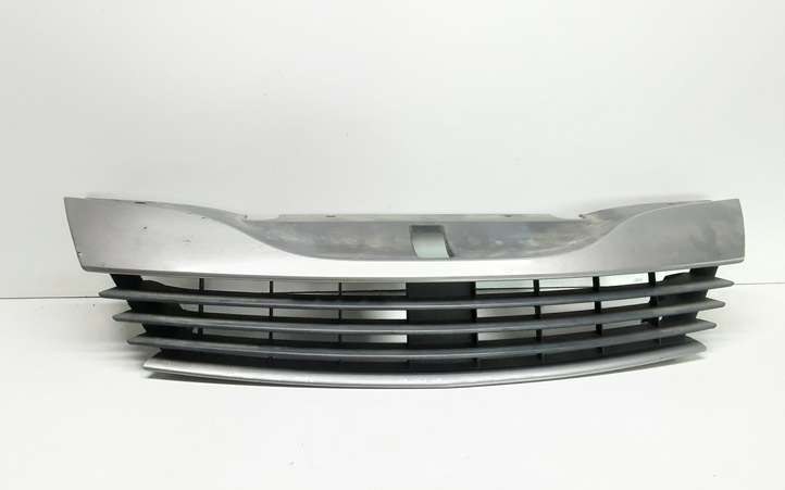 Renault Laguna (2001 - 2005)  8200012581 Верхняя решётка