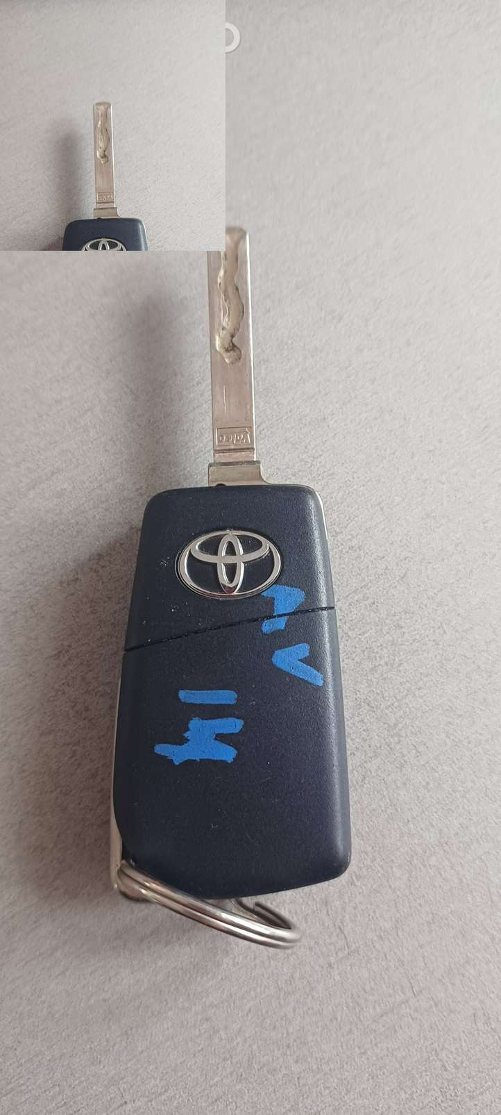 Toyota Avensis T270 (2012 - 2015)   Ключ / карточка зажигания