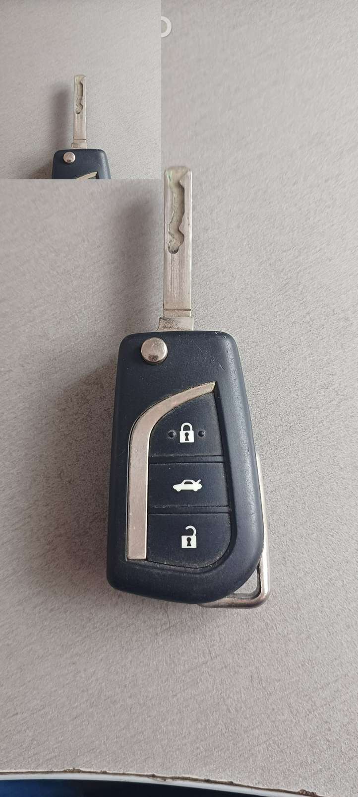 Toyota Verso (2012 - 2015)   Ключ / карточка зажигания