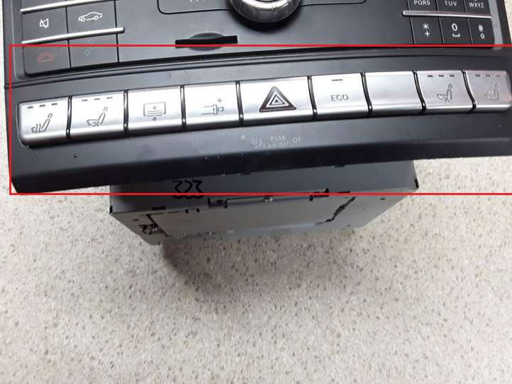 Mercedes-Benz E C207 W207 (2009 - 2017)  A2079056903 Включатель обогрева