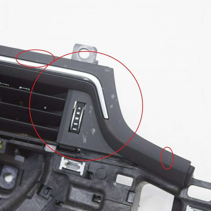Audi A4 (2015 - 2019)  8W2820901C Воздушная решётка окна
