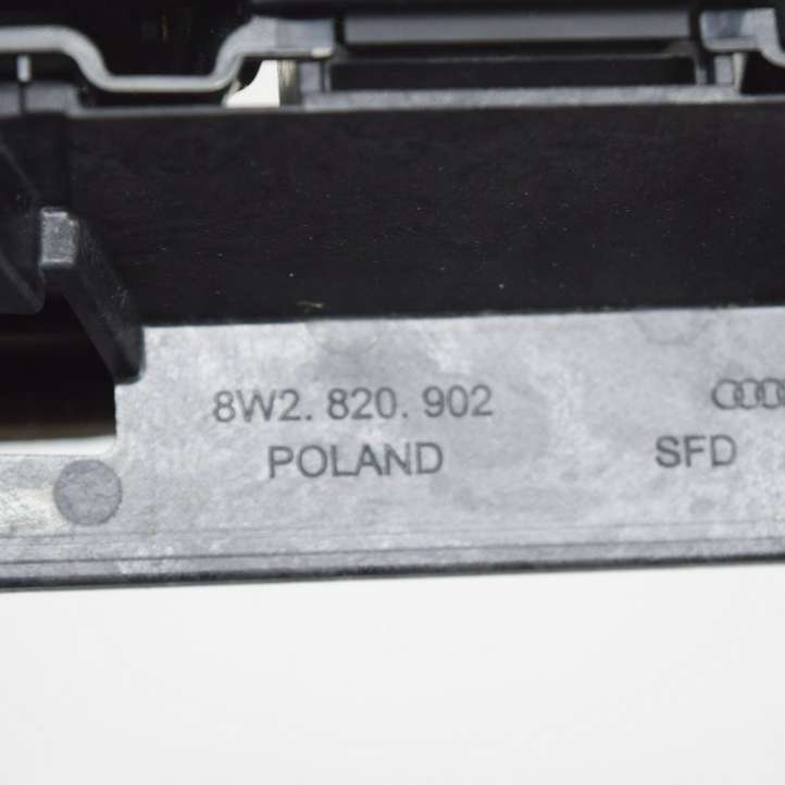 Audi A4 (2015 - 2019)  8W2820901C Воздушная решётка окна
