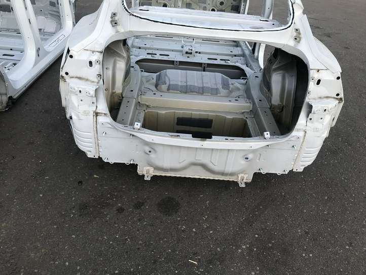 Tesla Model 3 (2017 - 2023)   Задняя четверть
