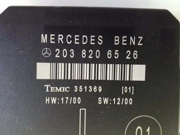 Mercedes-Benz C W203 (2000 - 2007) 2038206526 Блок управления дверью — фото 3