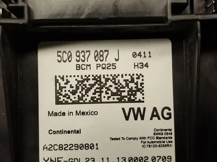 Volkswagen Jetta VI (2011 - 2018) 5C0937087J Модуль комфорта — фото 3