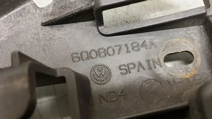 Volkswagen Polo (2005 - 2009) 6Q0807184A Кронштейн переднего бампера — фото 3