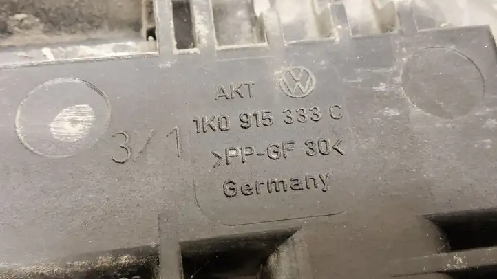 Volkswagen PASSAT B6 (2005 - 2010) 1K0915333C Площадка аккумулятора — фото 3