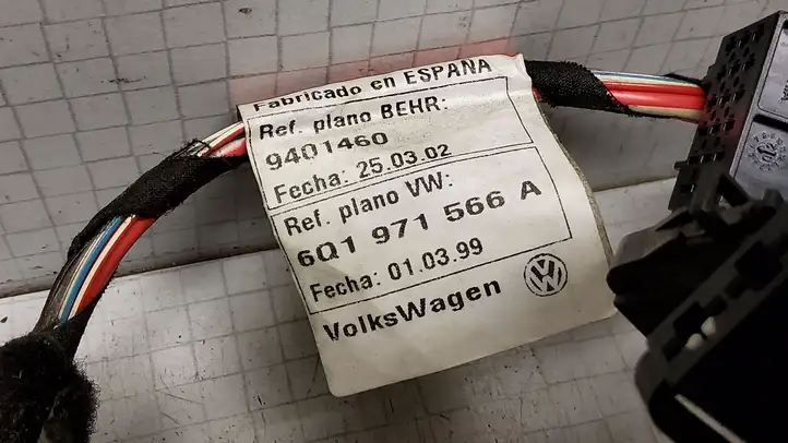 Volkswagen Polo (2001 - 2005) 6Q1971566A Прочая электропроводка — фото 3