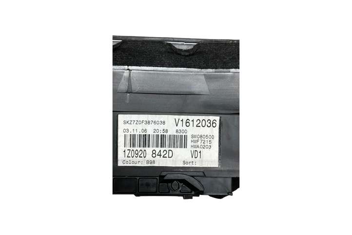 Skoda Octavia Mk2 (1Z) (2004 - 2013)  1Z0920842D Спидометр (приборный щиток)