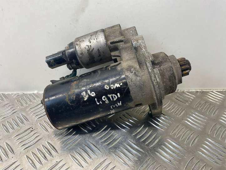 Volkswagen PASSAT B6 (2005 - 2010)  02Z911023F Стартер