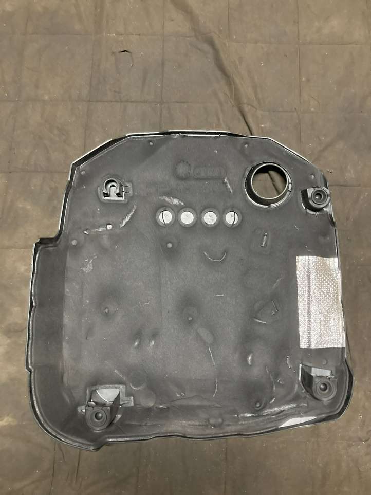 Audi A4 (2011 - 2015)  04L103925D Крышка двигателя (отделка)